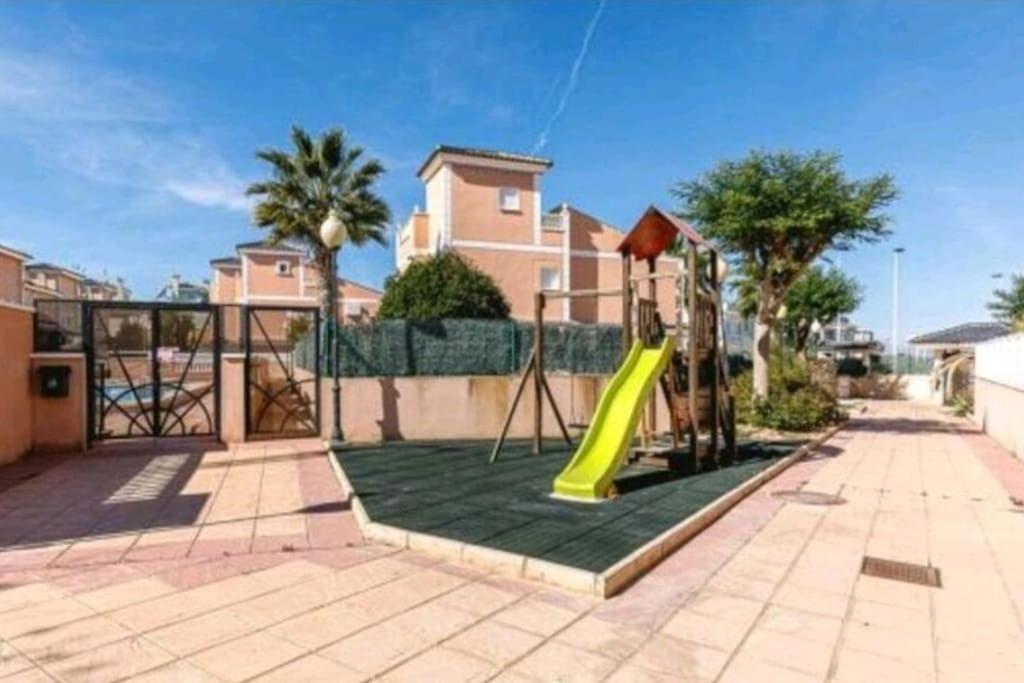 Bungalow Adaptado, Terraza Muy Grande Y Soleada. Гран-Алакант Экстерьер фото